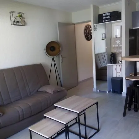 Charming Studio With Loggia Close To The Beach *